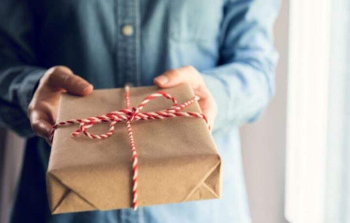 Geschenkideen Ratgeber: Über das Geschenke verschenken und versenden