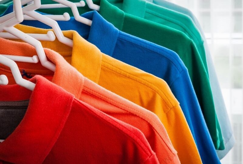 Seit 100 Jahren beliebt, trendy & weltweit geschätzt: das Poloshirt