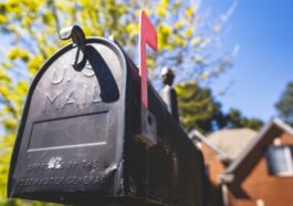 Zaunbriefkasten vs. herkömmlicher Briefkasten: Welche Lösung ist die richtige für Sie?